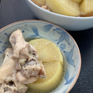 鶏手羽元と大根の煮物